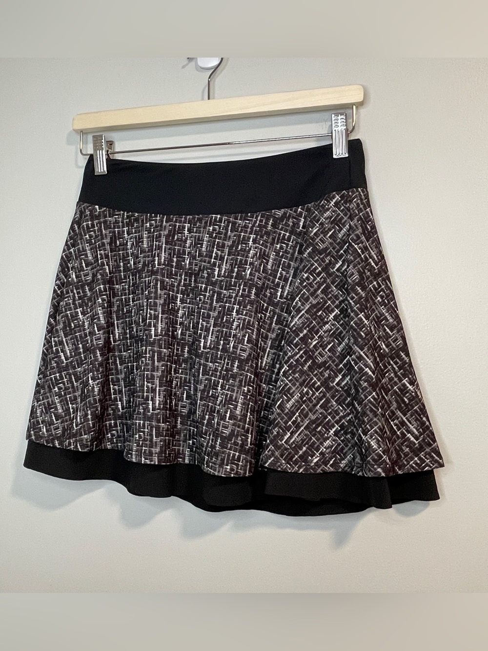 CALIA by Carrie Underwood Black and Gray Double layer Mesh Skort 15”